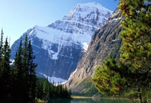 太阳大胜鹈鹕,取得三连胜保持领先优势